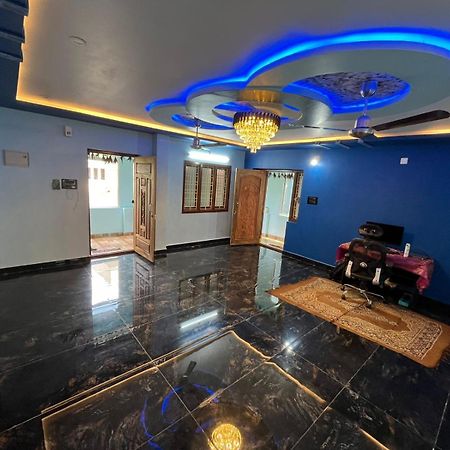 Sri Datta Kukkuteswara Nilayam Pithapuram Esterno foto